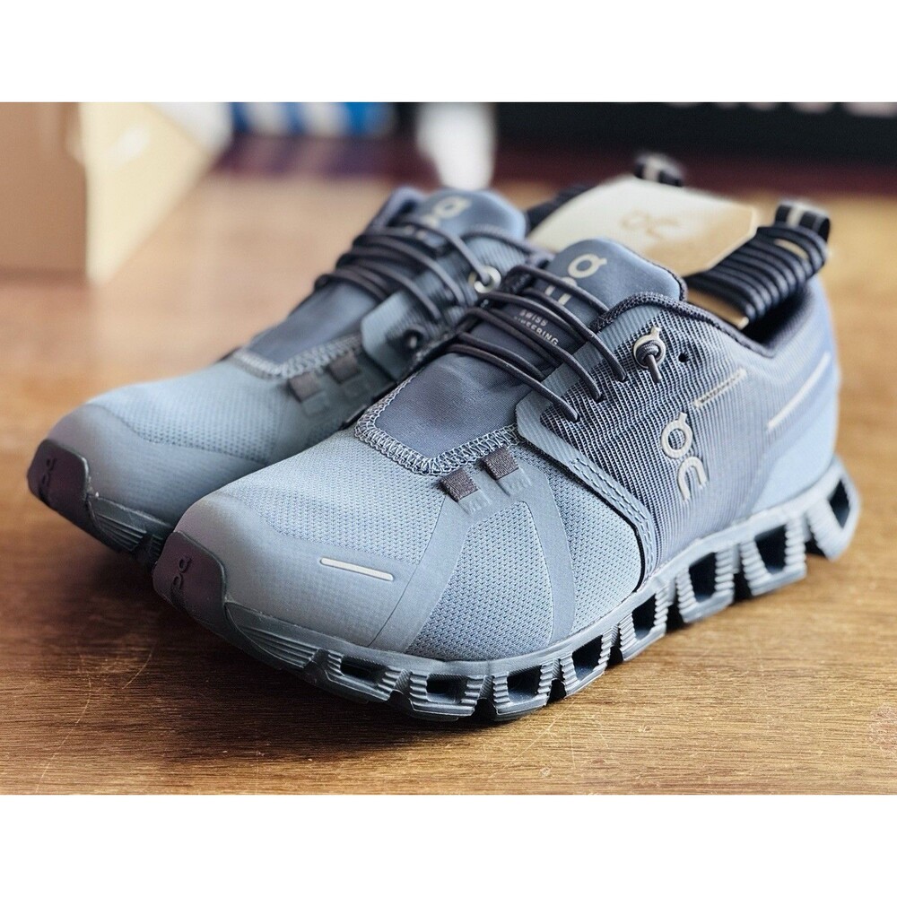 Women’s Size 5 On Cloud 5 Waterproof Metal Navy 59.98528 NIB